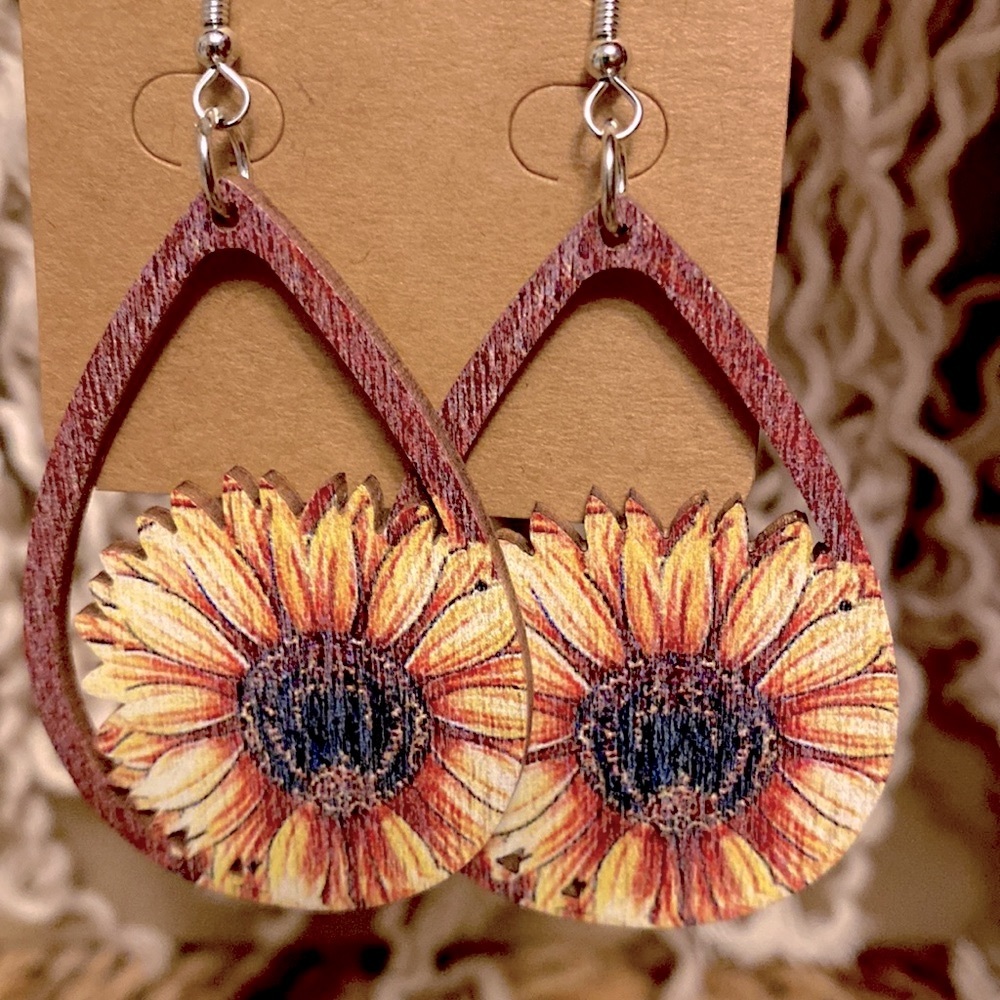 Sunflower 🌻 earrings NEW